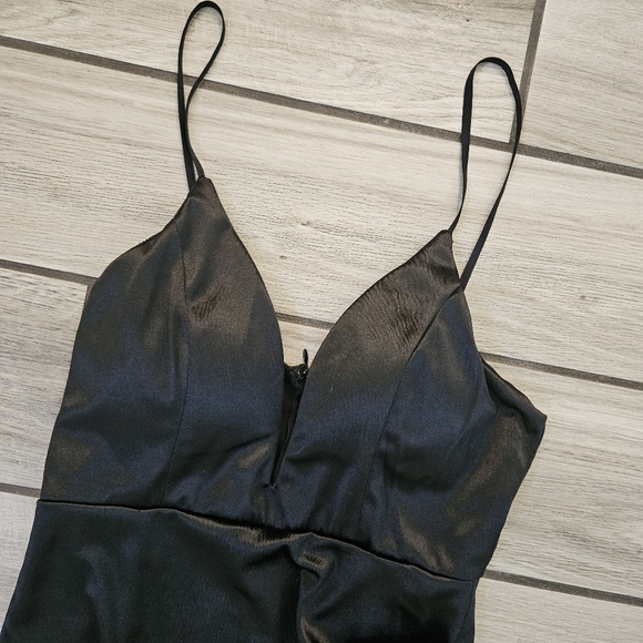 Drop dead Gorgeous Evening Dress - Picture 3 of 6